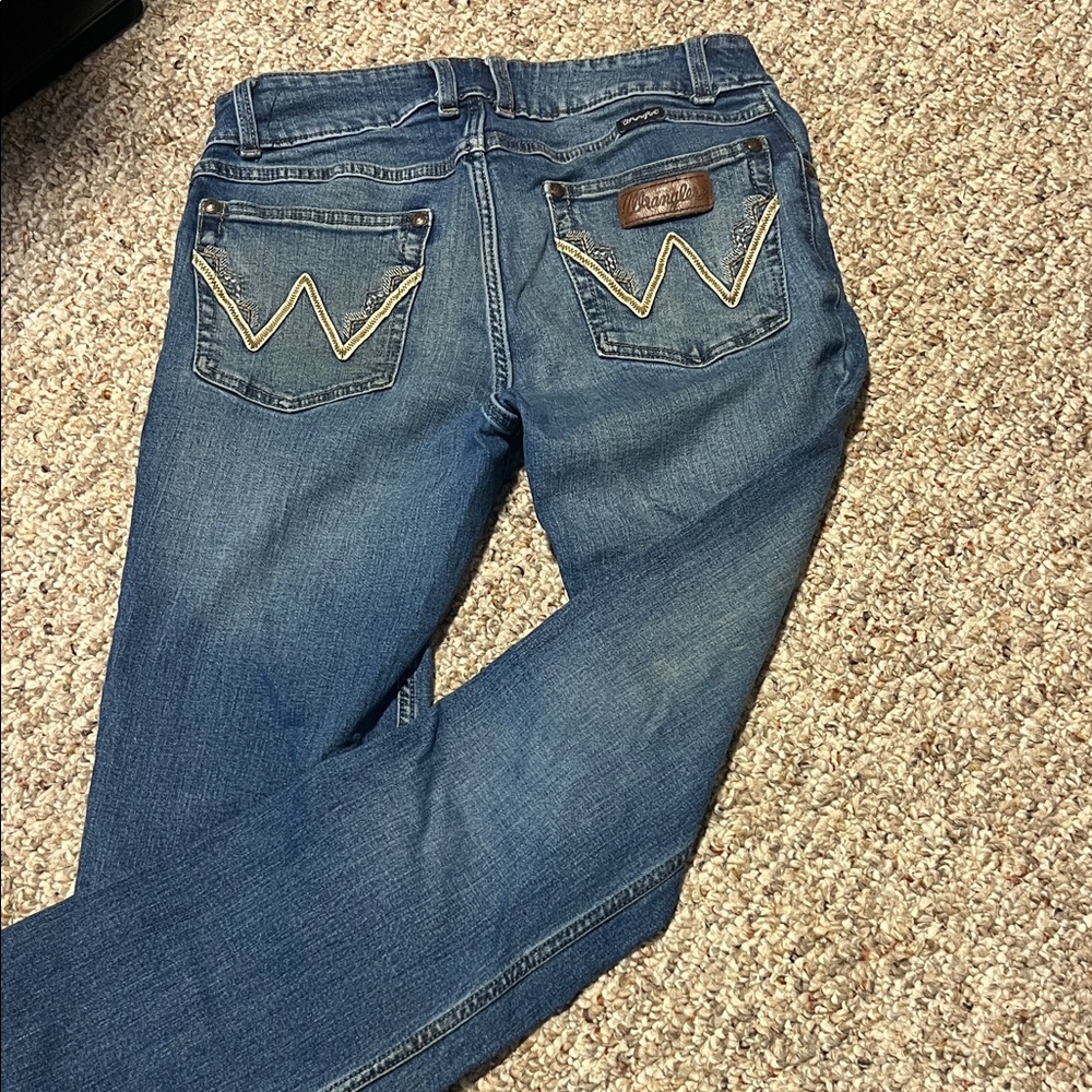 Wrangler Women's Classic Blue Straight Leg Jeans size 26